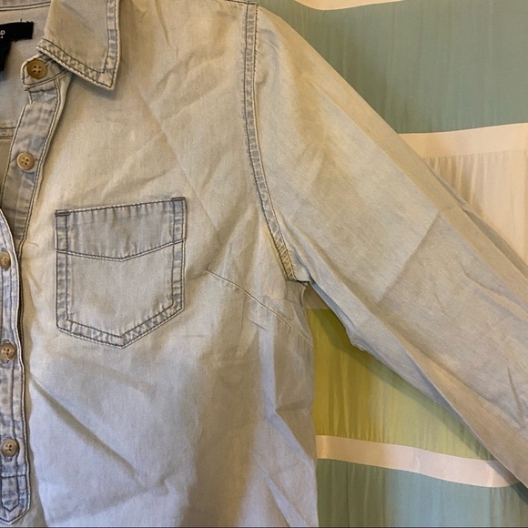 GAP Distressed Chambray Jean Shirt Sz XS - Picture 5 of 9